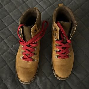 Timberland red laces size 6 almost new